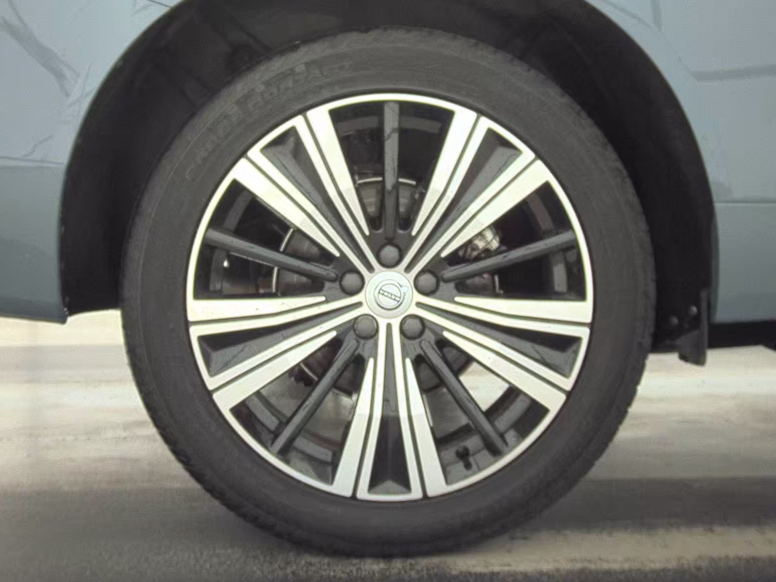 2023 Volvo XC60 B5 Plus AWD