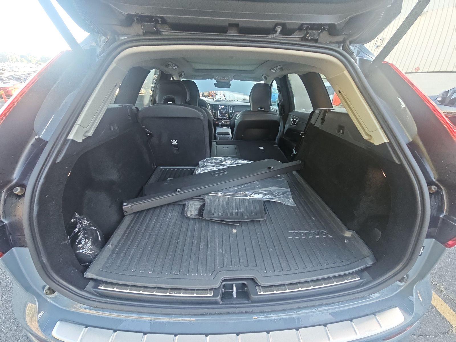 2023 Volvo XC60 B5 Plus AWD