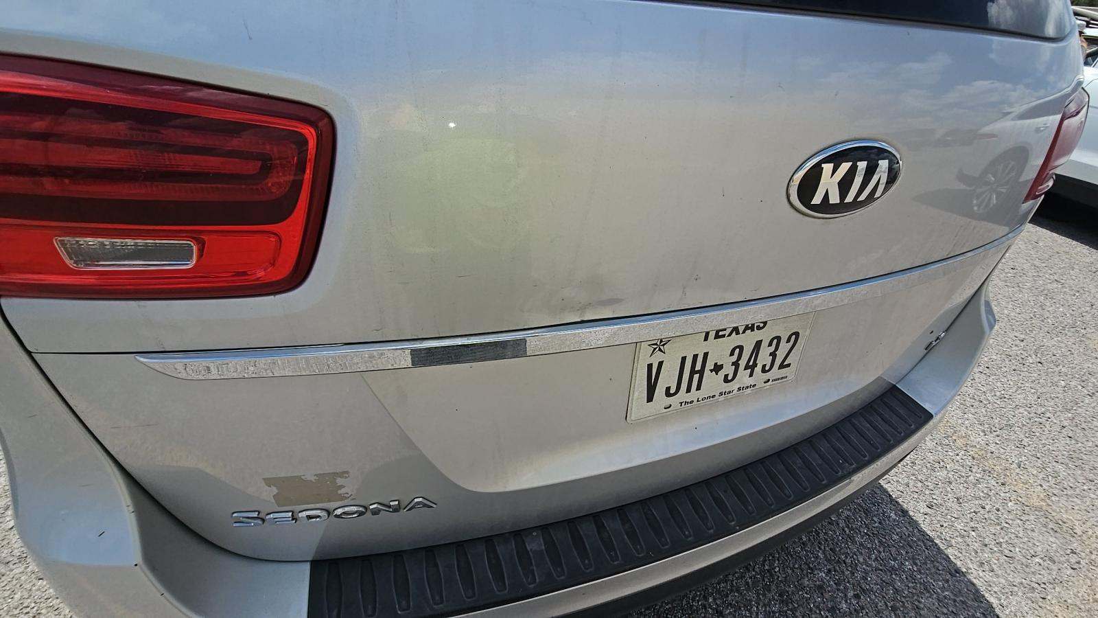 2020 Kia Sedona LX FWD