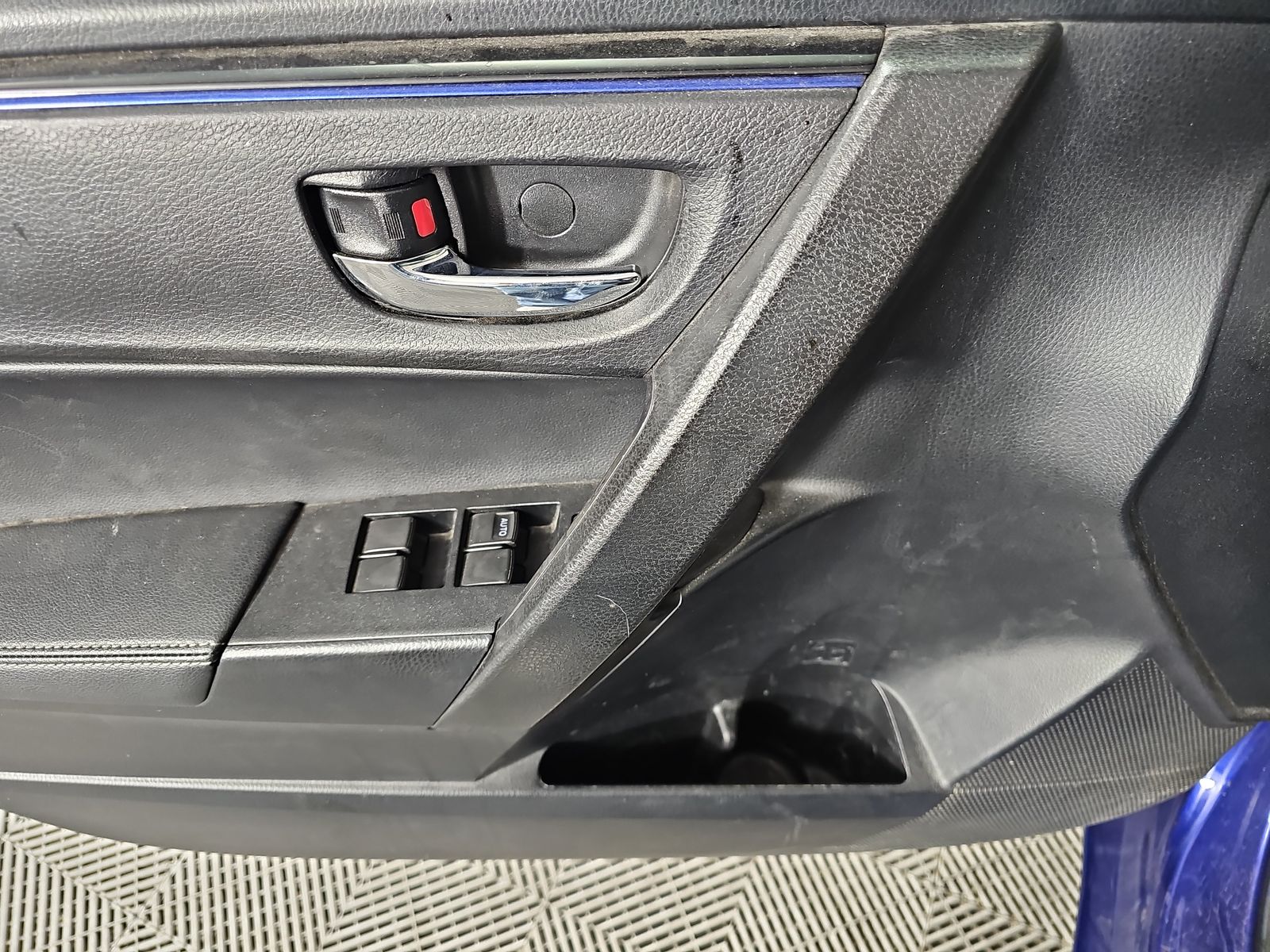 2018 Toyota Corolla SE FWD