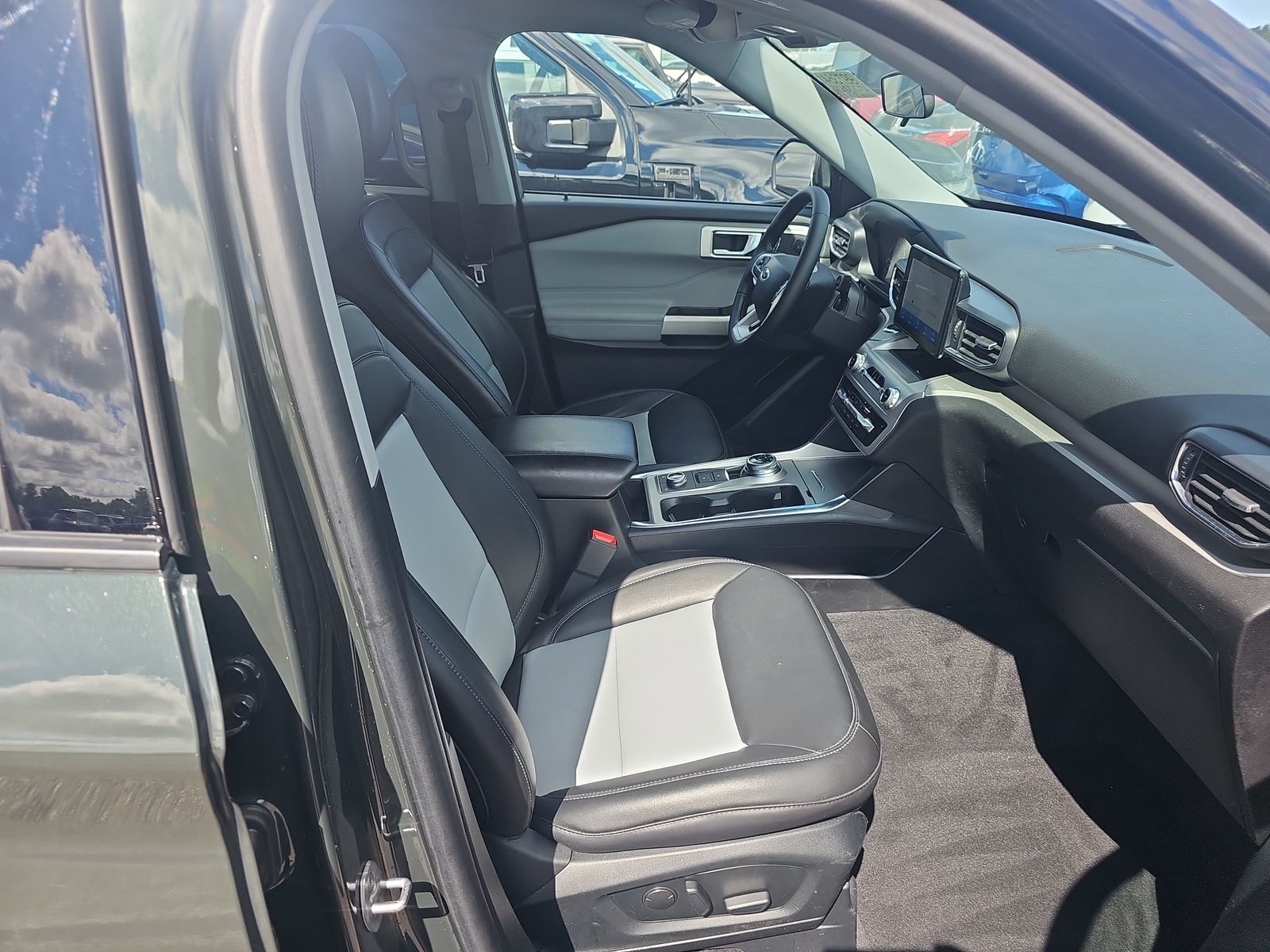 2022 Ford Explorer XLT AWD