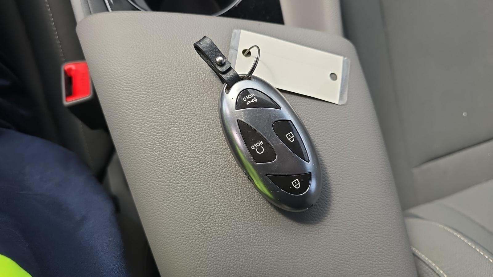 2024 Hyundai Elantra SEL FWD