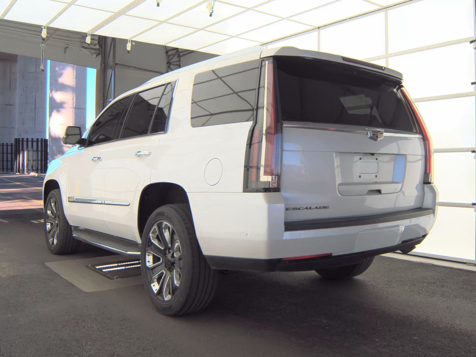 2018 Cadillac Escalade Base RWD