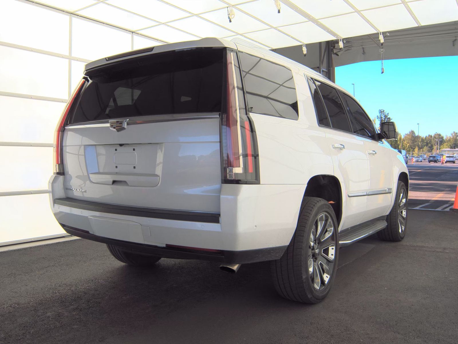 2018 Cadillac Escalade Base RWD