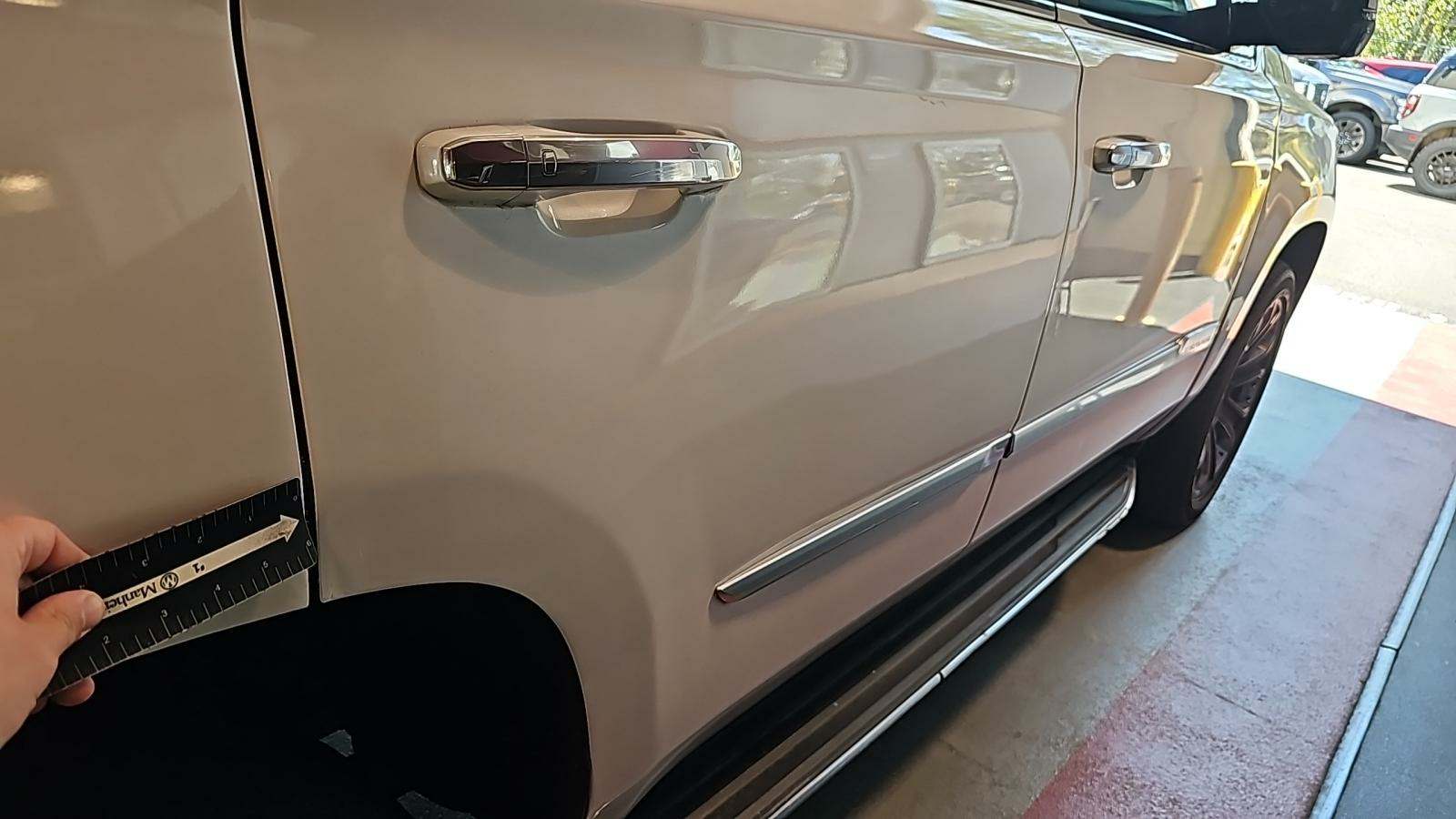 2018 Cadillac Escalade Base RWD