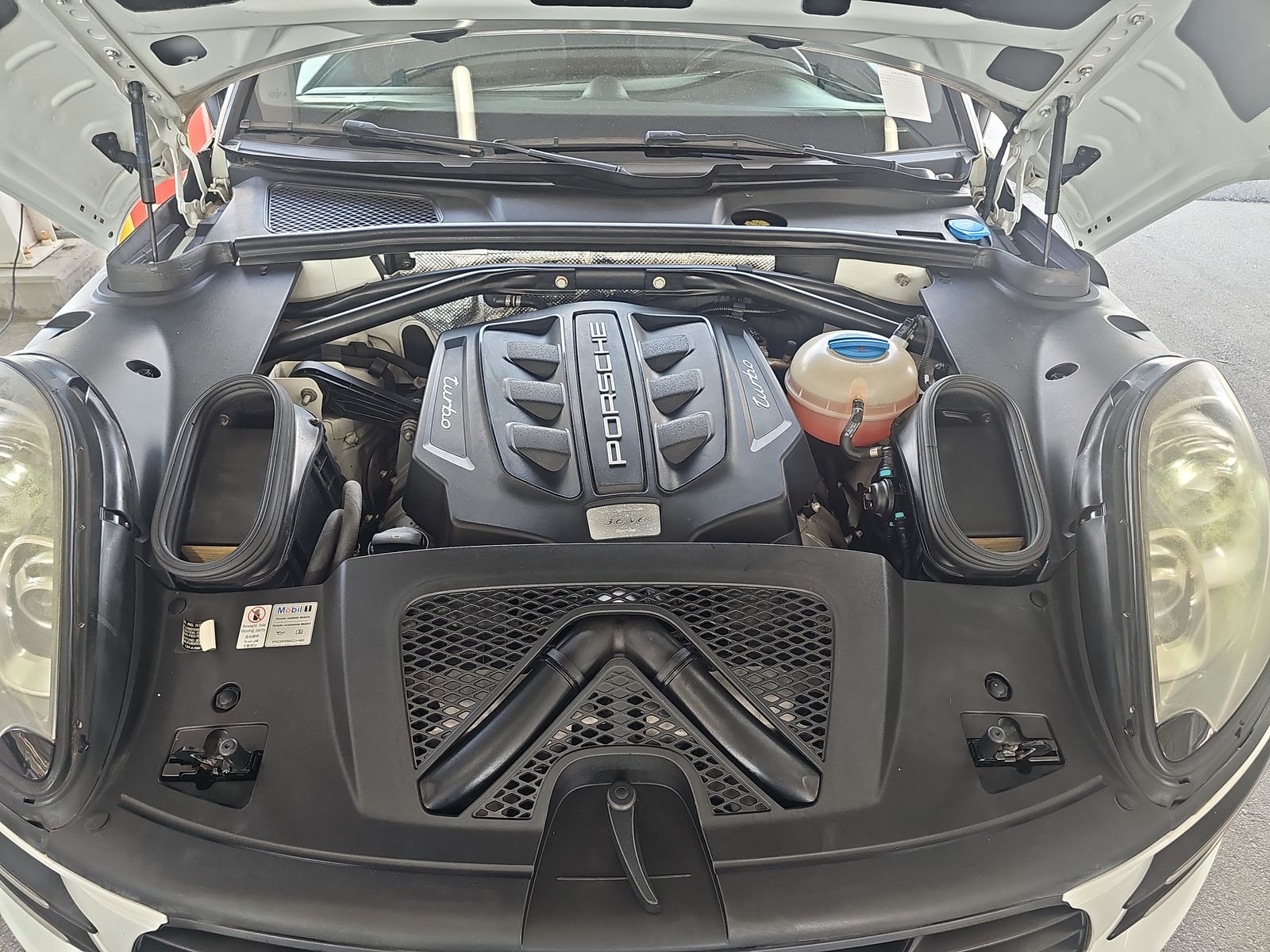 2015 Porsche Macan Turbo AWD