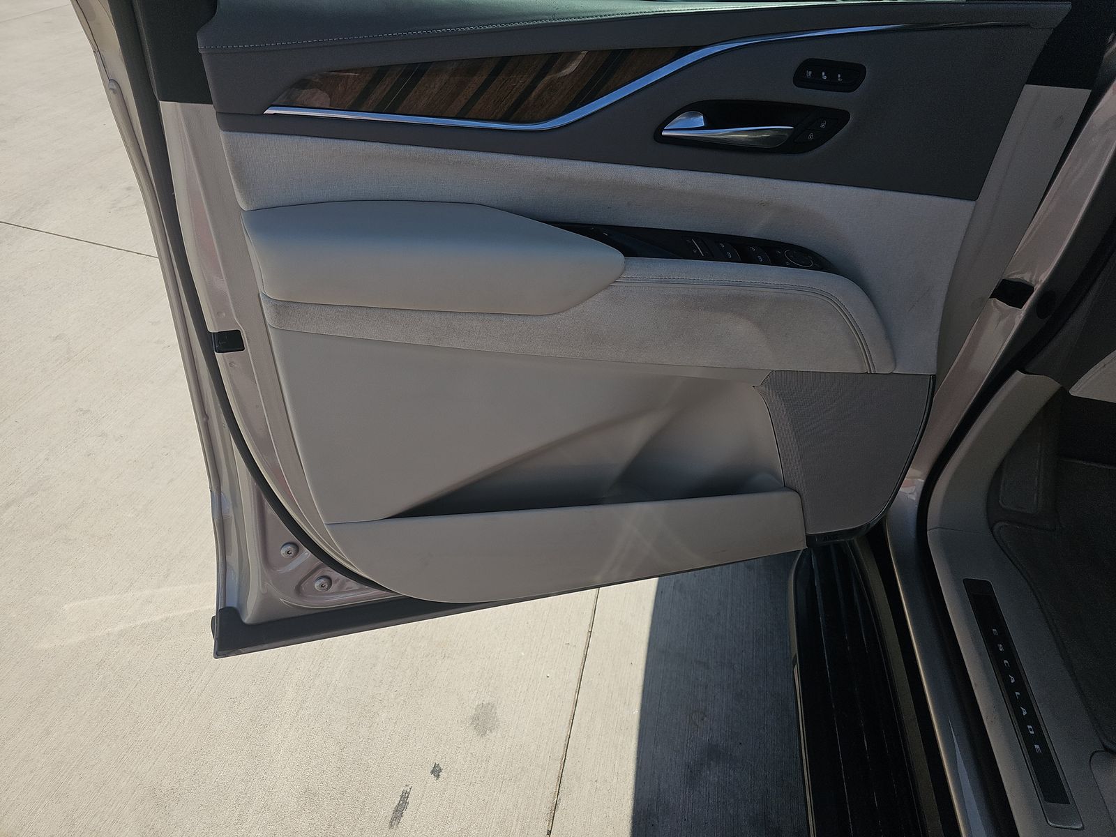 2022 Cadillac Escalade ESV Sport Platinum AWD
