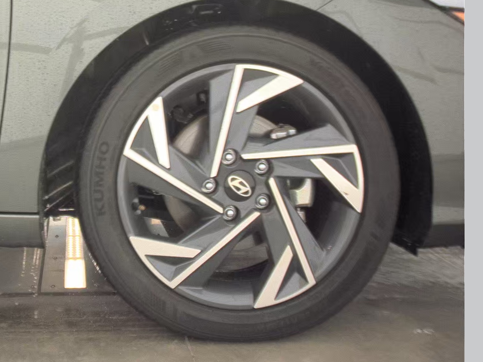 2024 Hyundai Elantra SEL FWD