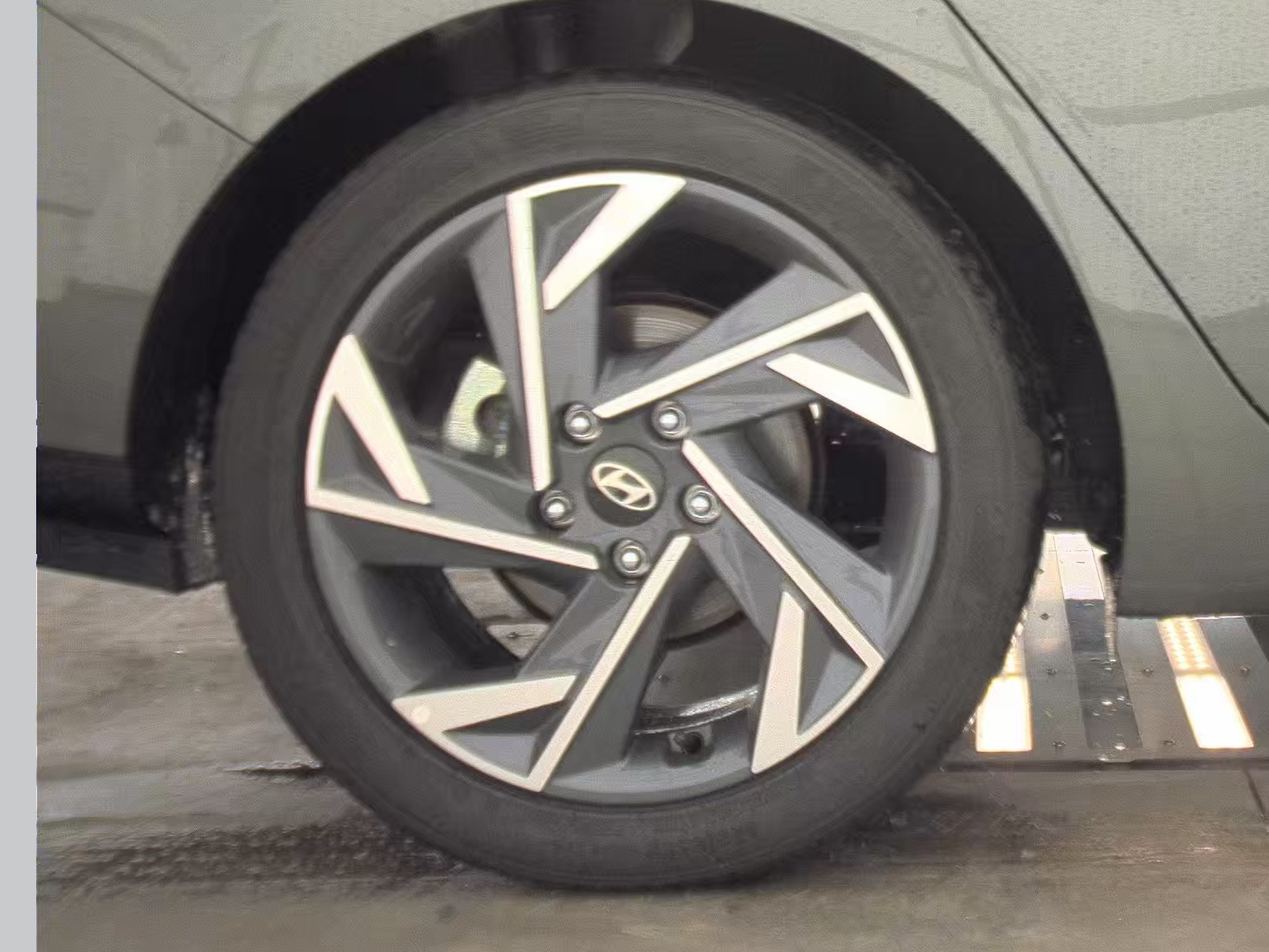 2024 Hyundai Elantra SEL FWD