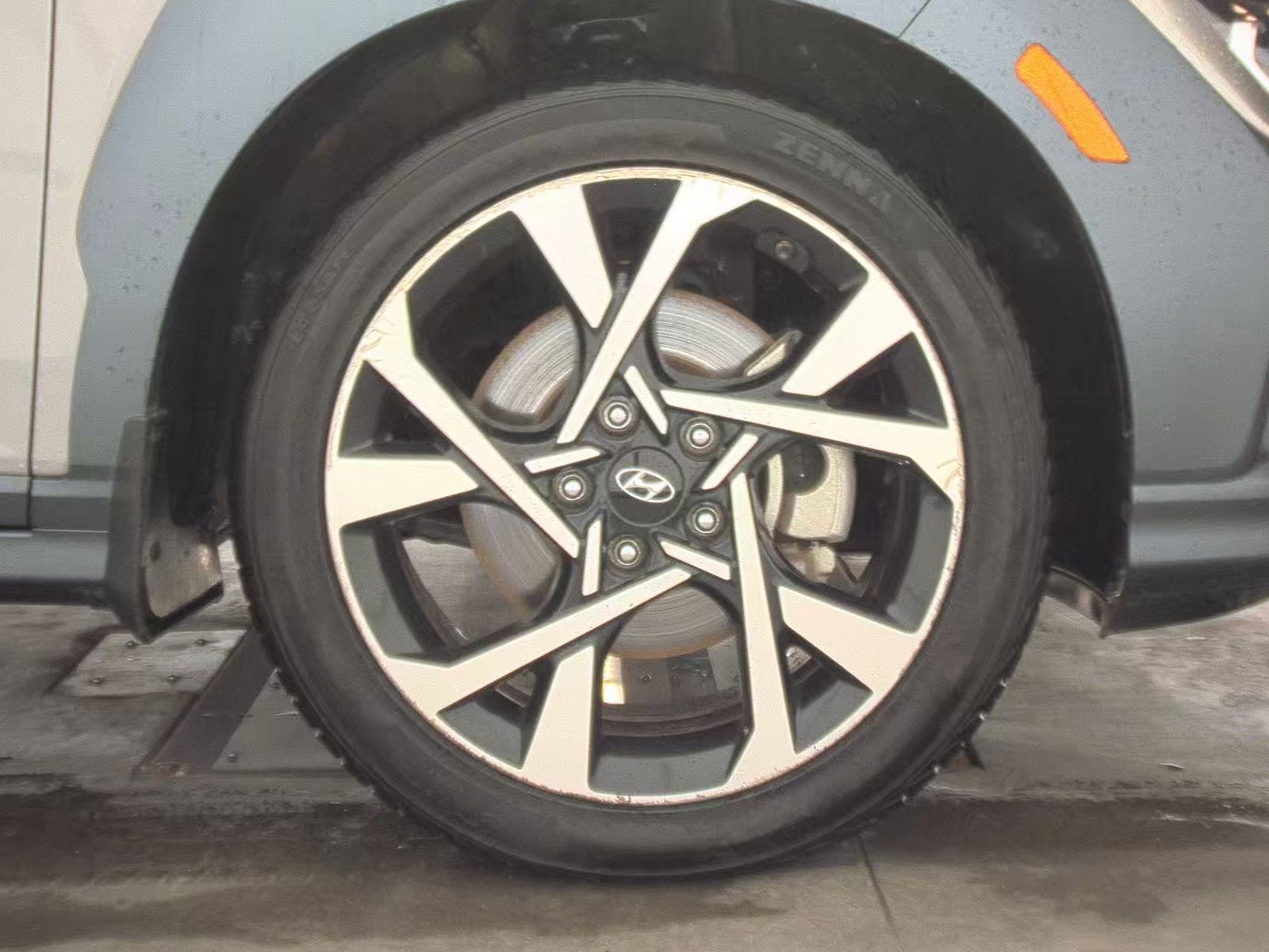 2022 Hyundai Kona Limited FWD