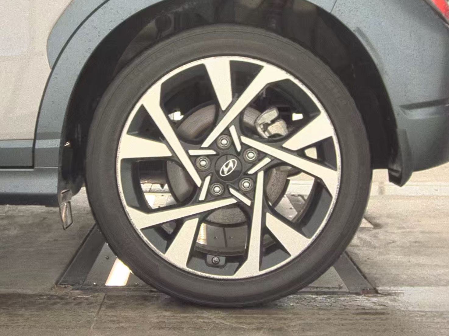2022 Hyundai Kona Limited FWD