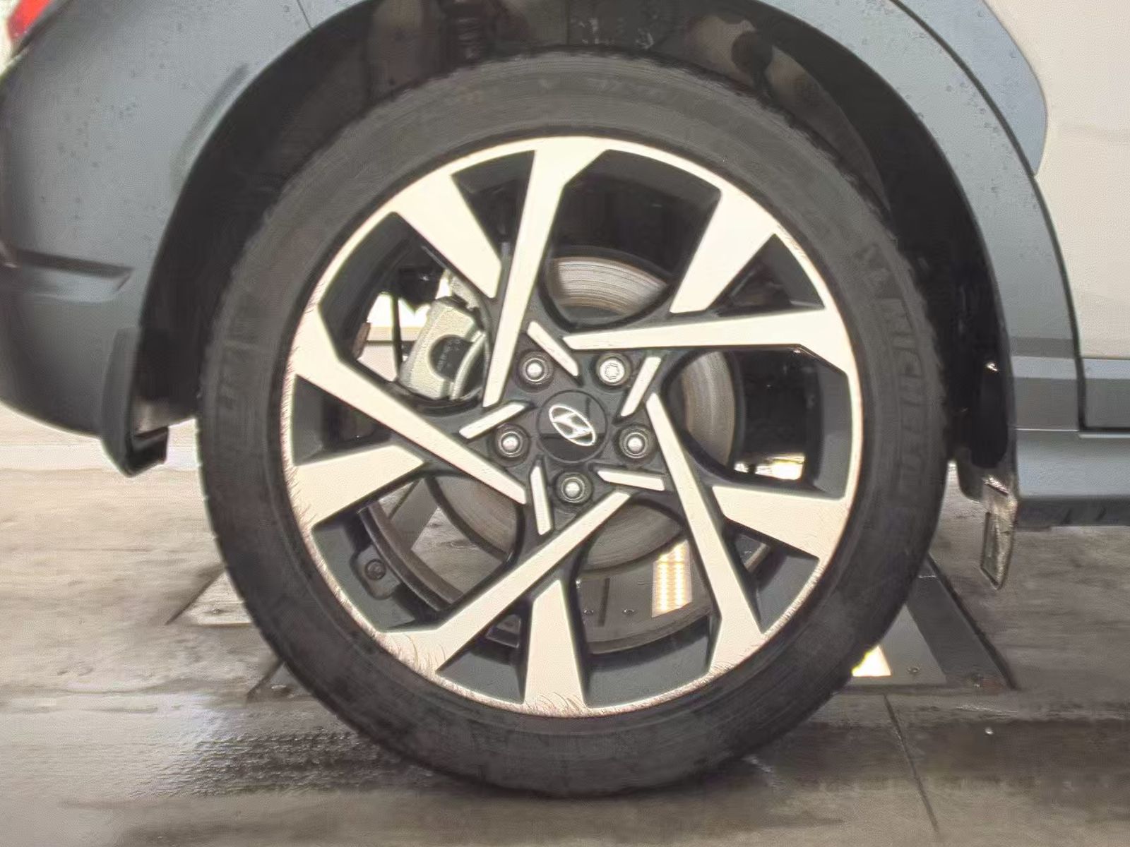 2022 Hyundai Kona Limited FWD