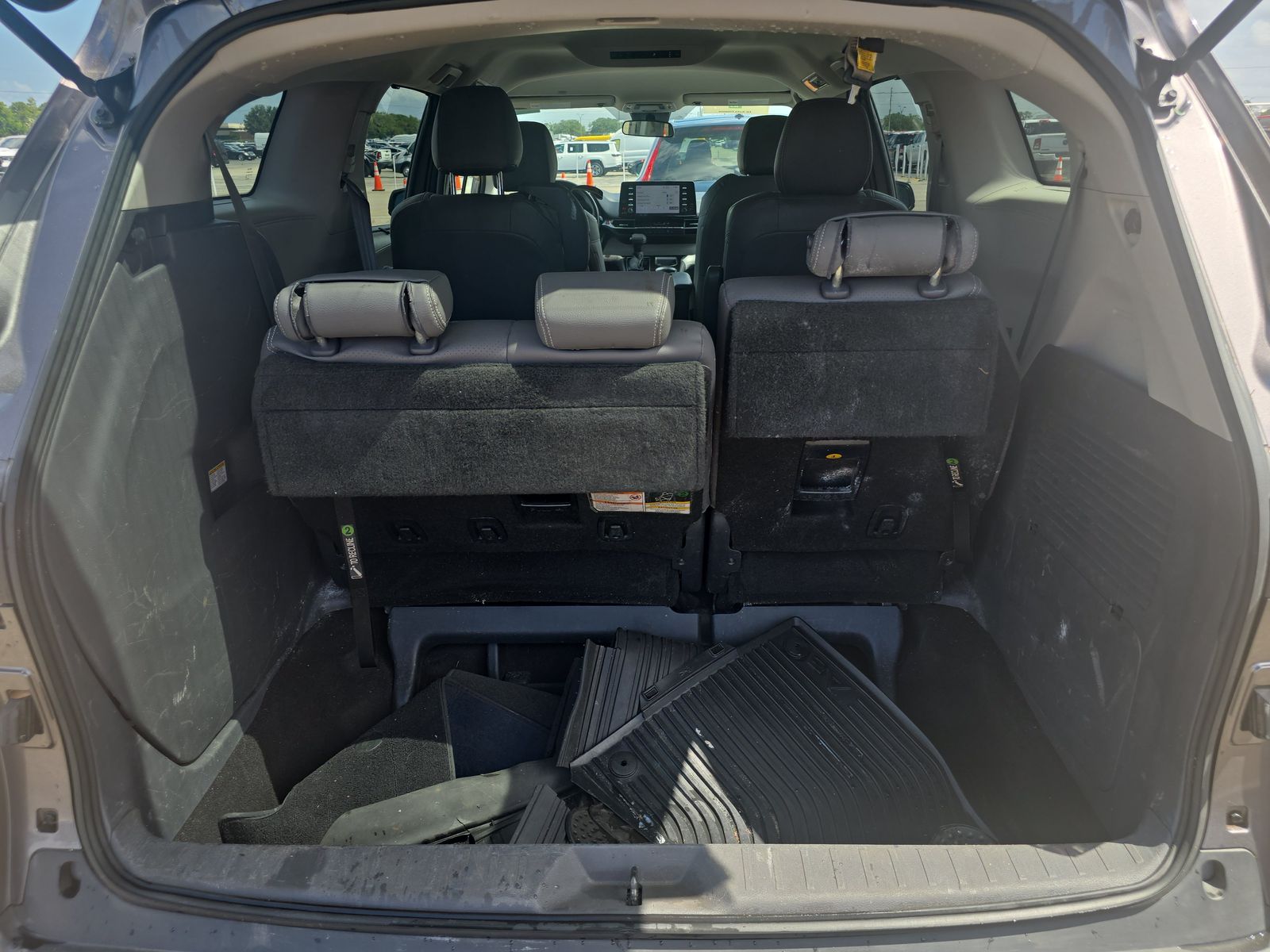 2021 Toyota Sienna LE FWD
