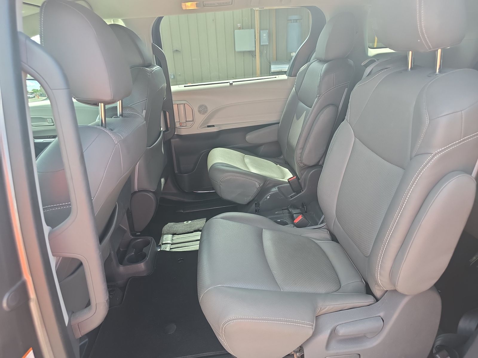 2021 Toyota Sienna LE FWD