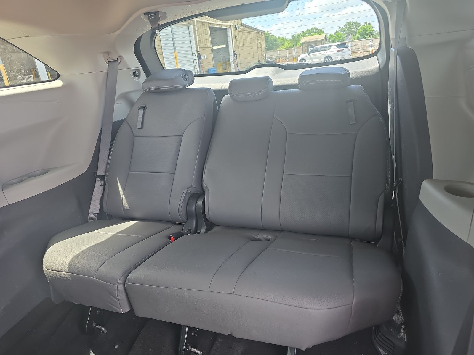 2021 Toyota Sienna LE FWD