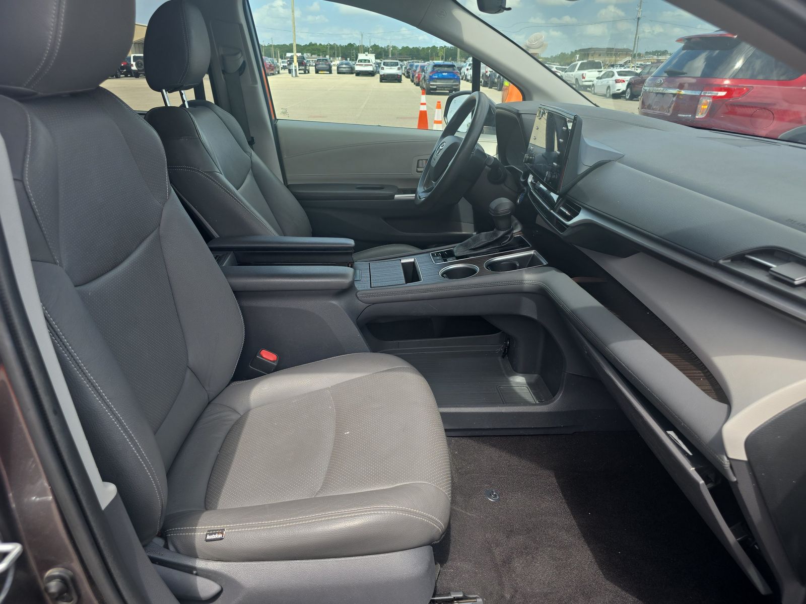 2021 Toyota Sienna LE FWD