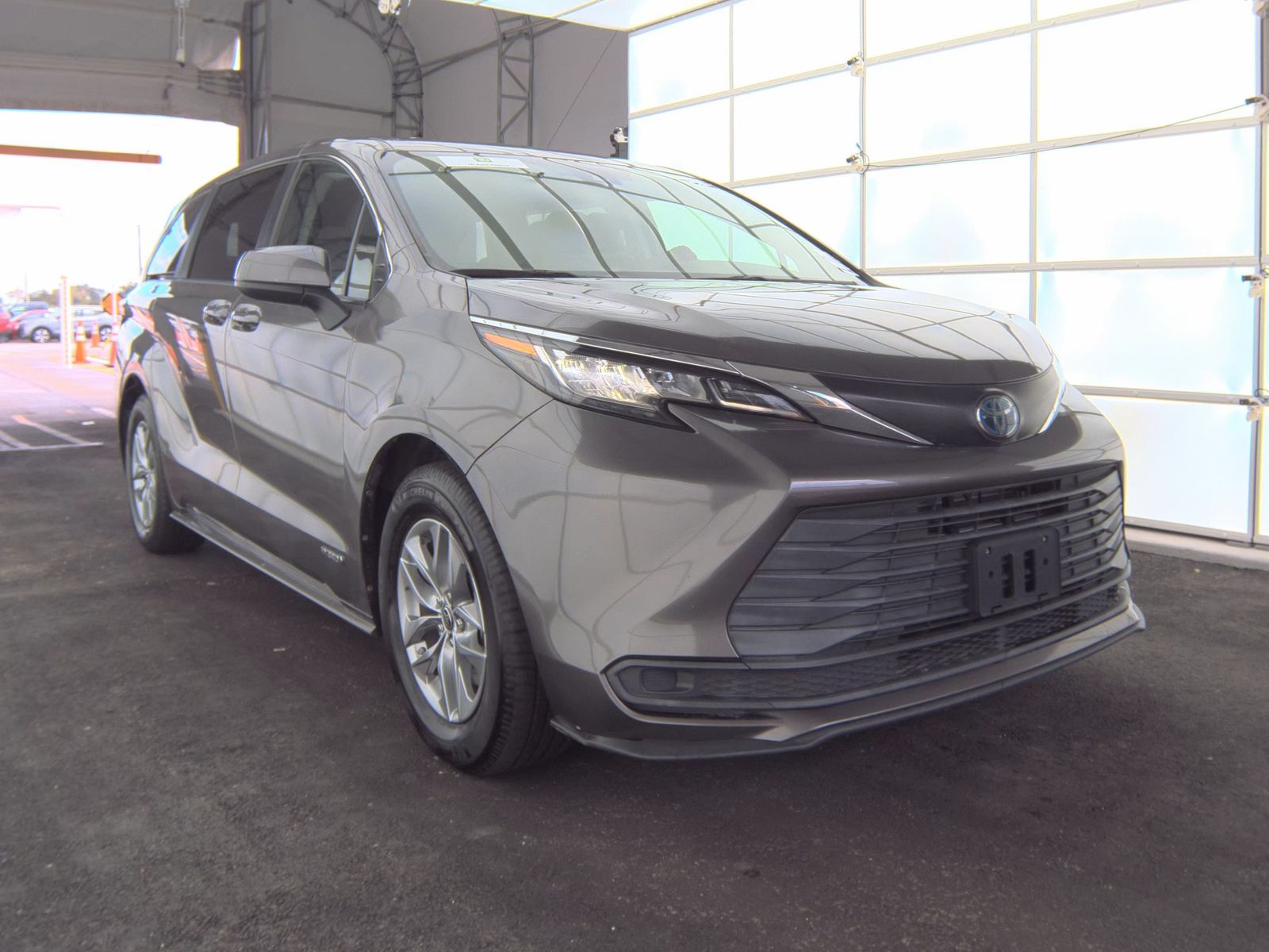 2021 Toyota Sienna LE FWD