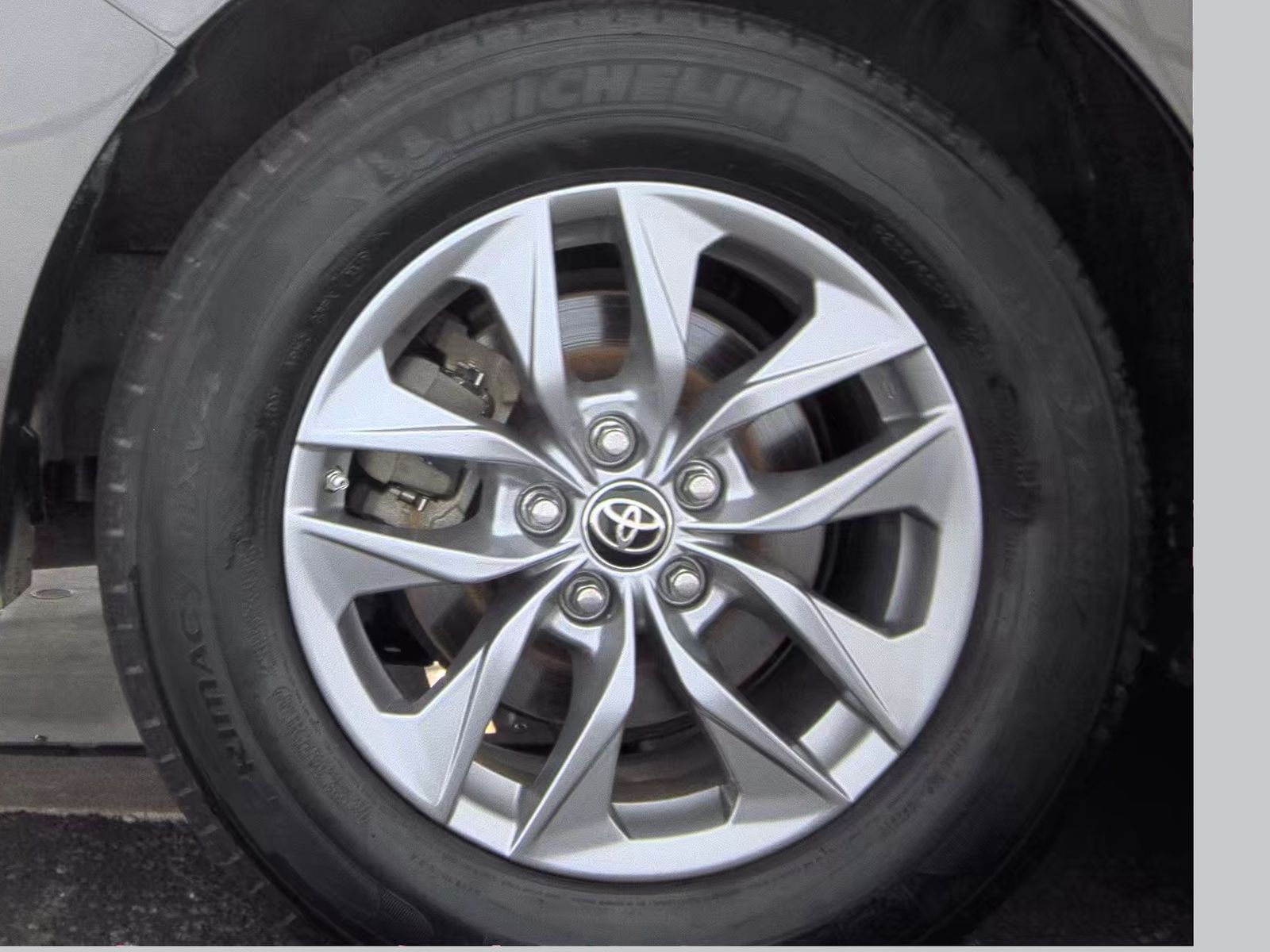 2021 Toyota Sienna LE FWD