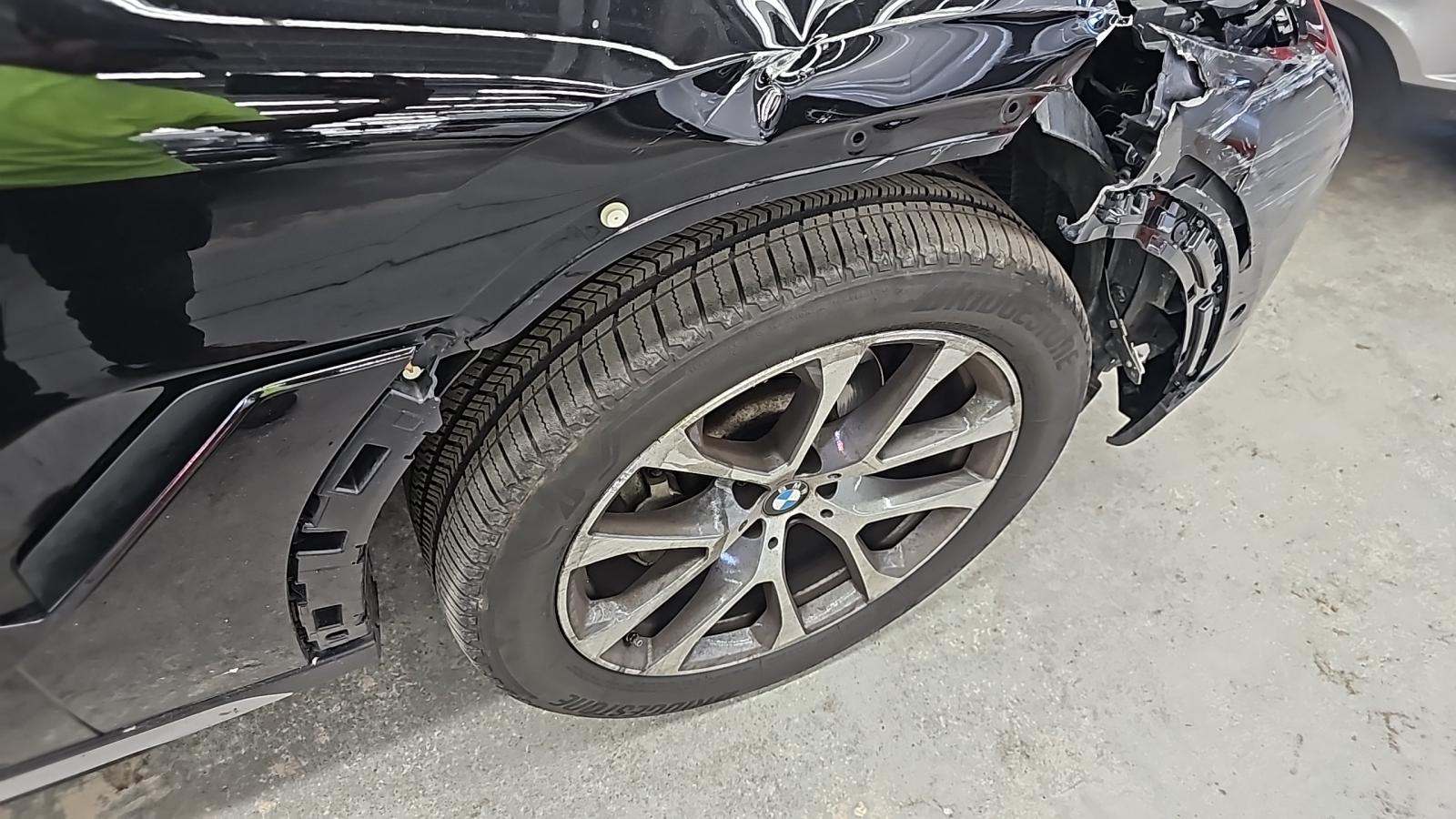 2022 BMW X6 xDrive40i AWD