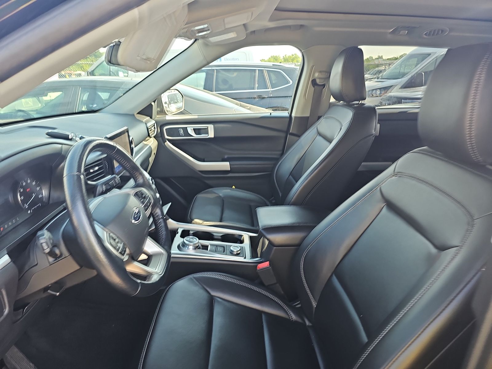 2022 Ford Explorer XLT AWD