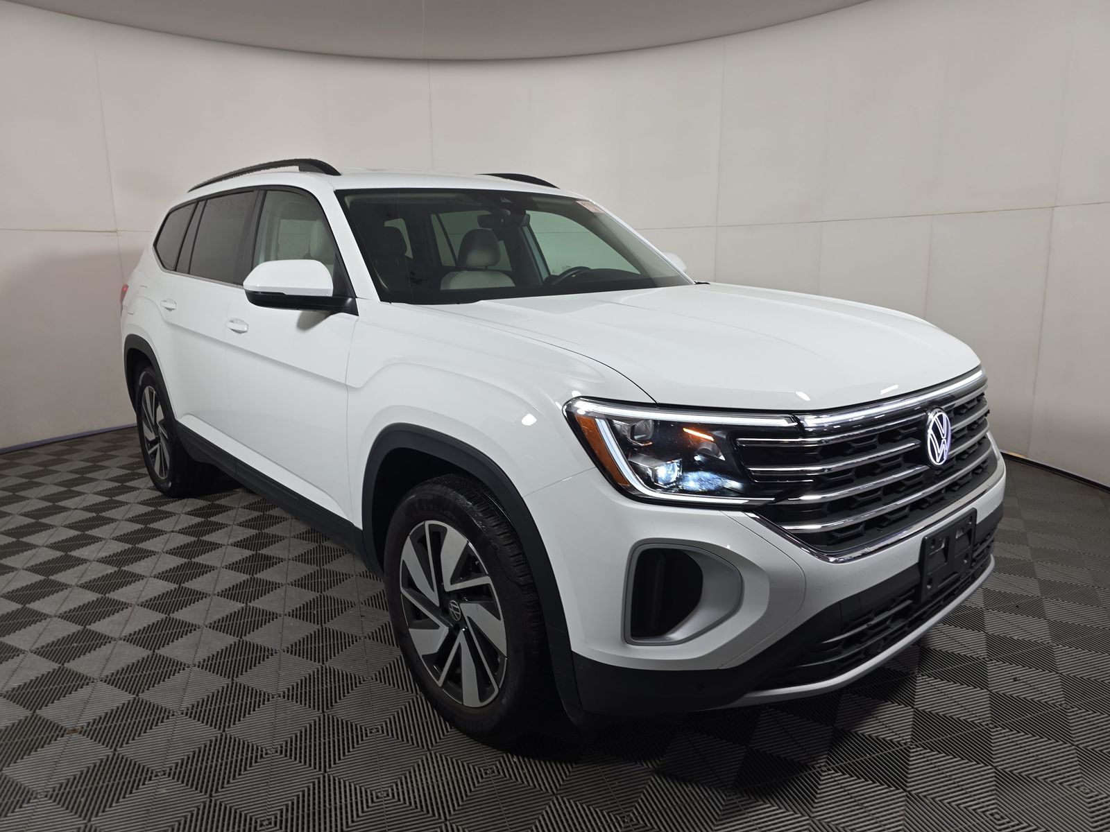 2025 Volkswagen Atlas 2.0T SE AWD