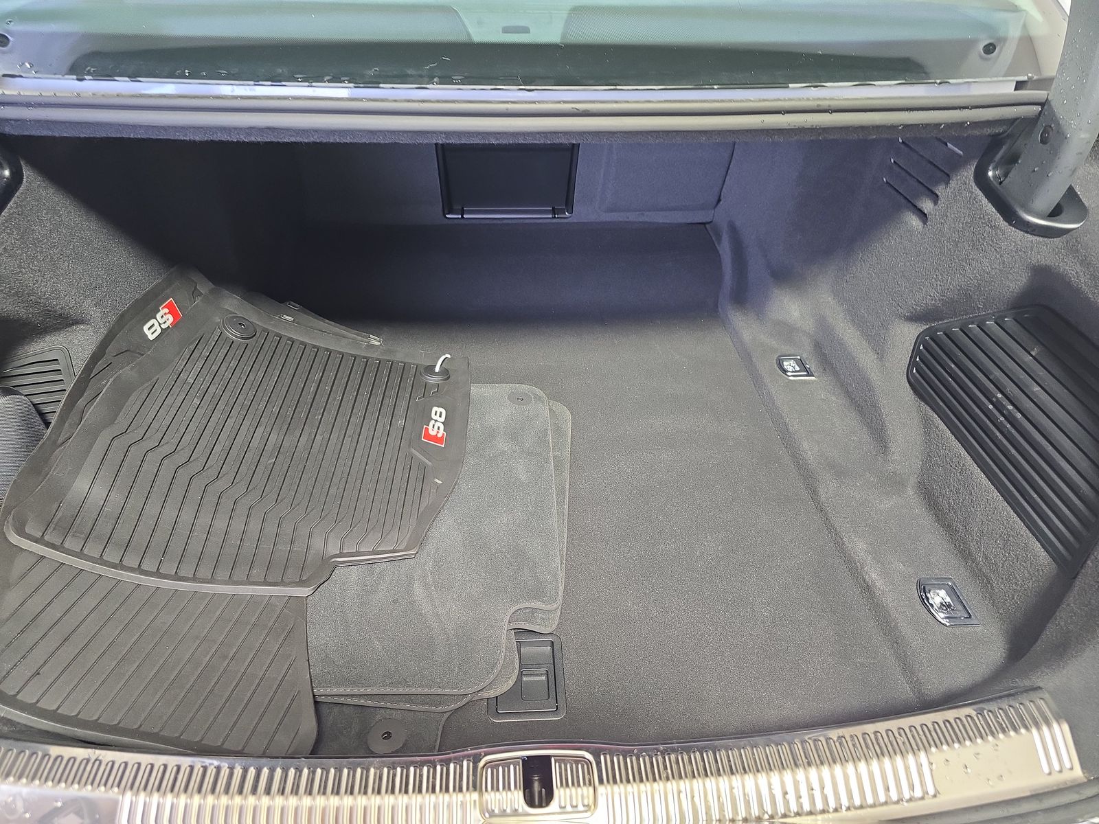 2022 Audi S8 Base AWD