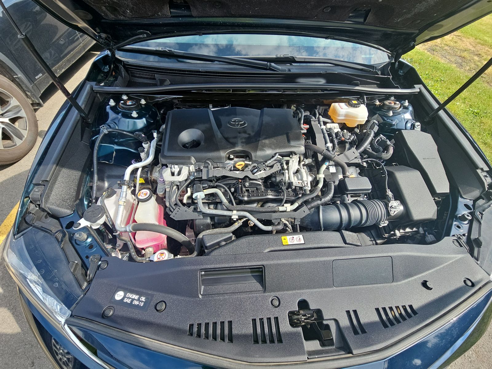 2019 Toyota Camry Hybrid LE FWD