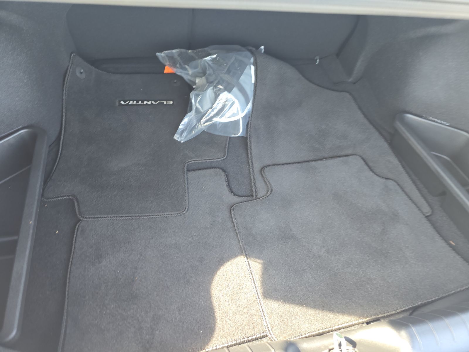 2024 Hyundai Elantra SEL FWD