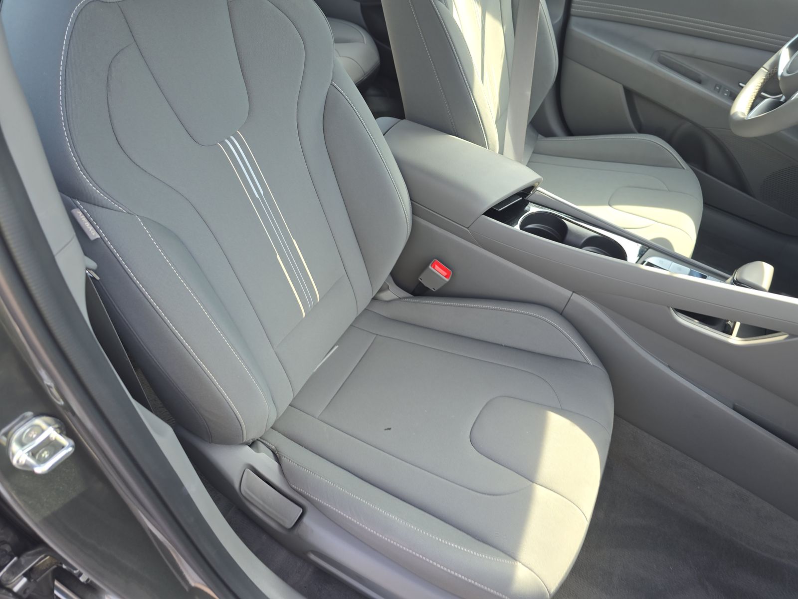 2024 Hyundai Elantra SEL FWD