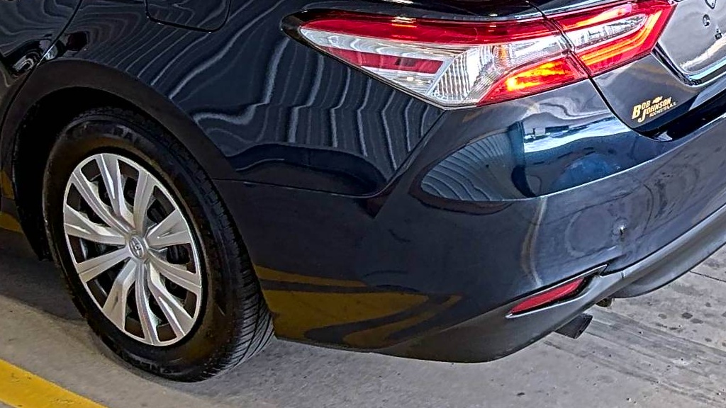 2019 Toyota Camry Hybrid LE FWD