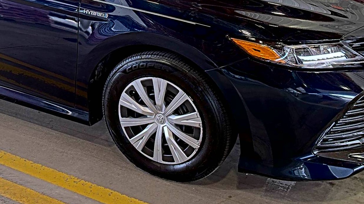 2019 Toyota Camry Hybrid LE FWD