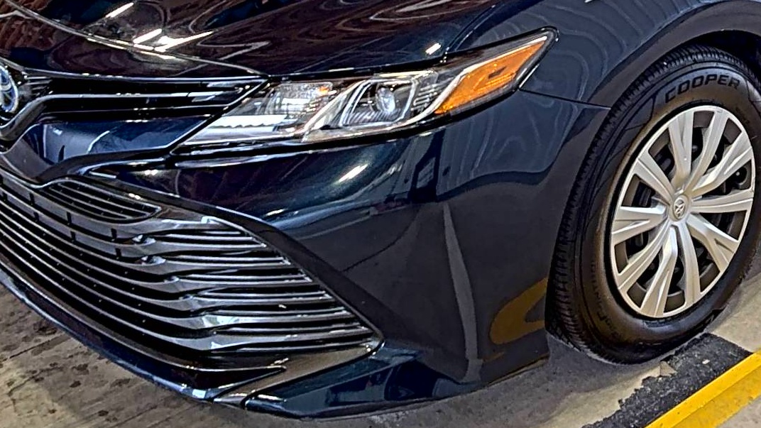 2019 Toyota Camry Hybrid LE FWD