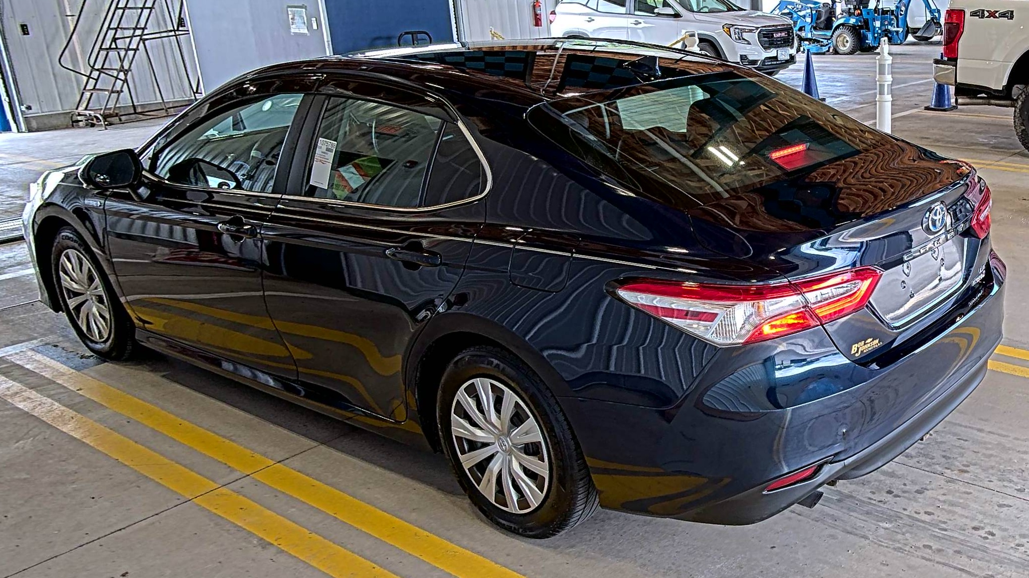 2019 Toyota Camry Hybrid LE FWD