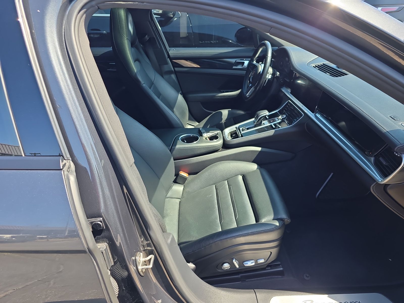 2018 Porsche Panamera Base RWD