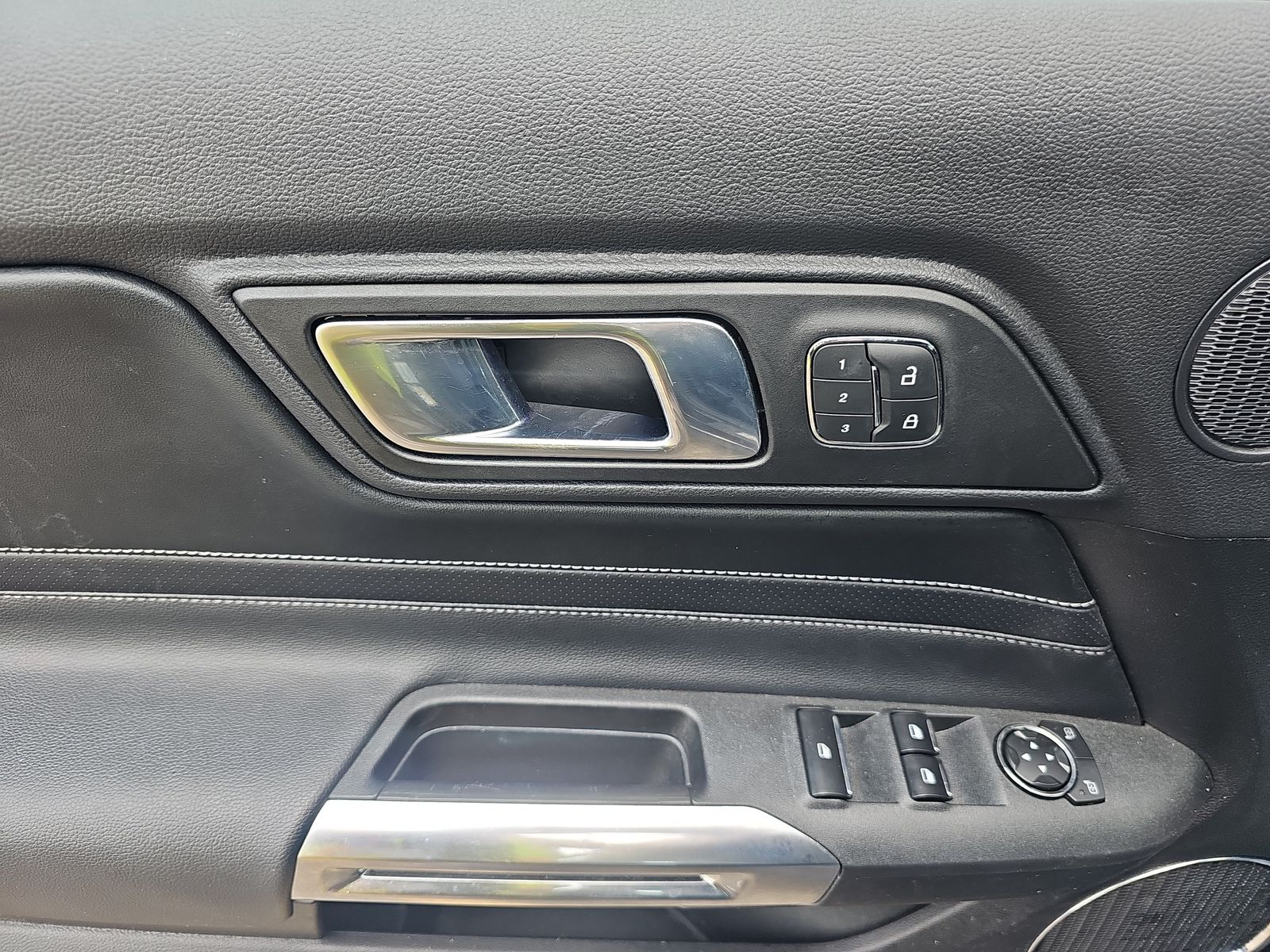 2022 Ford Mustang EcoBoost Premium FWD