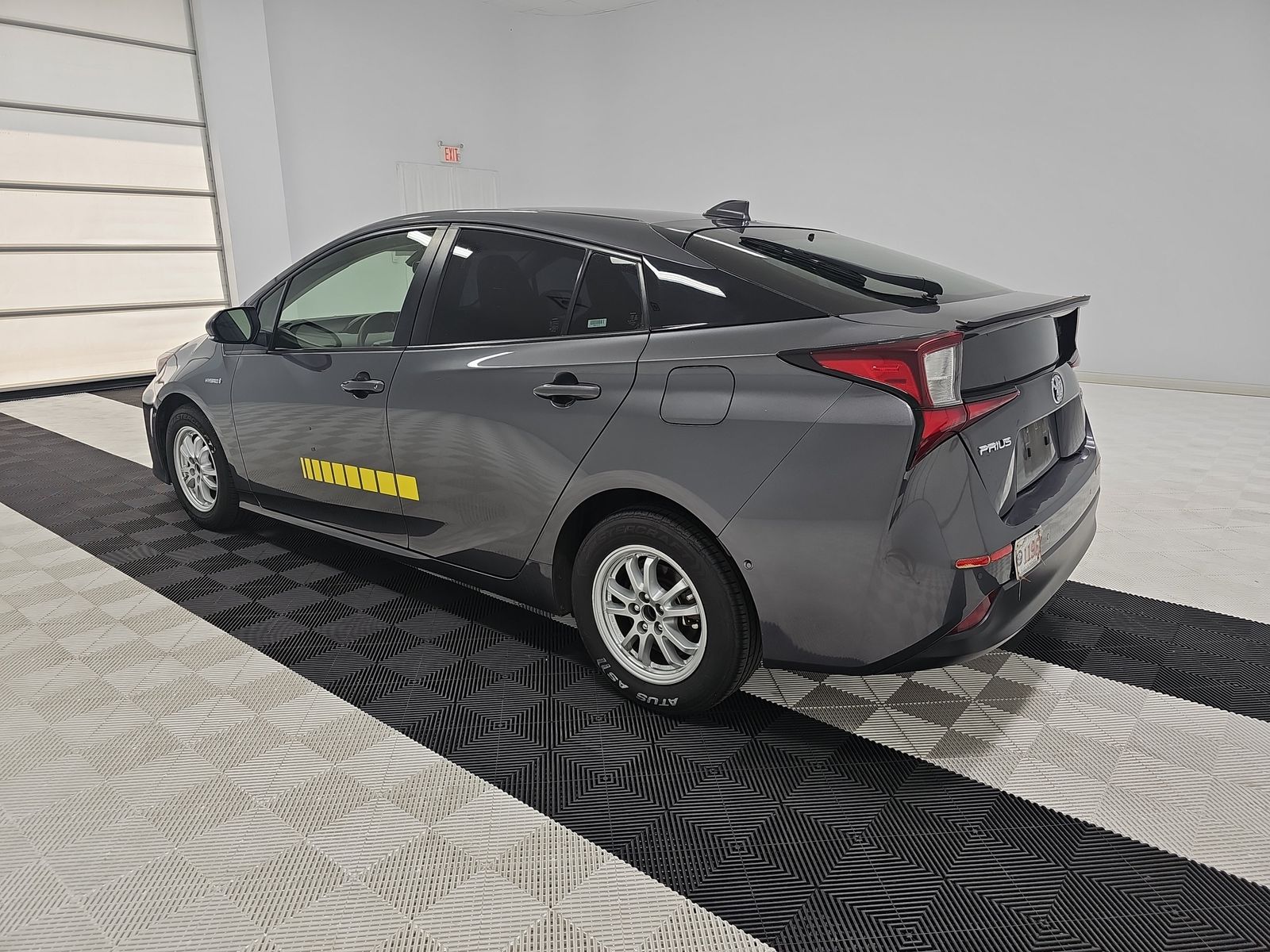 2021 Toyota Prius LE FWD
