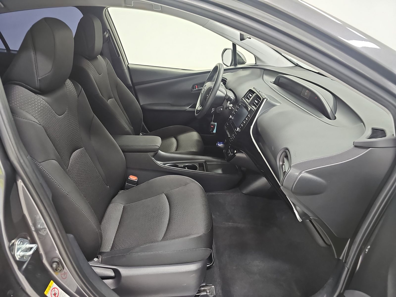 2021 Toyota Prius LE FWD