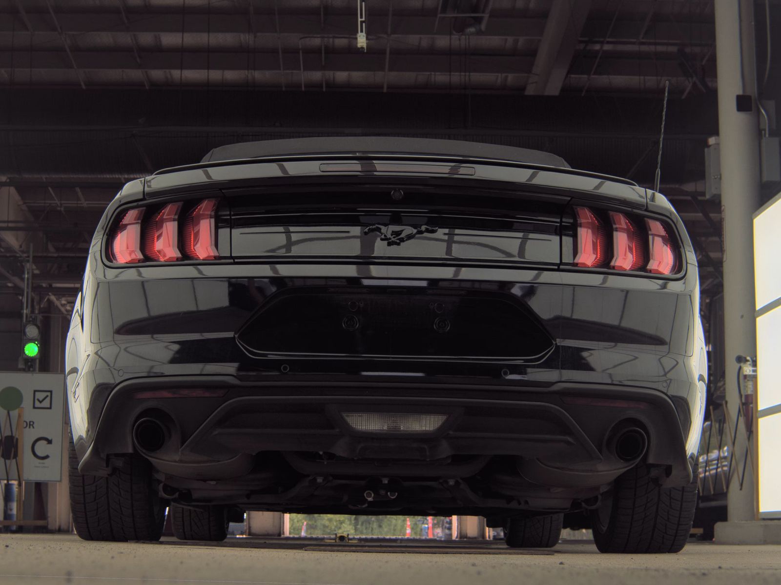 2022 Ford Mustang EcoBoost Premium FWD