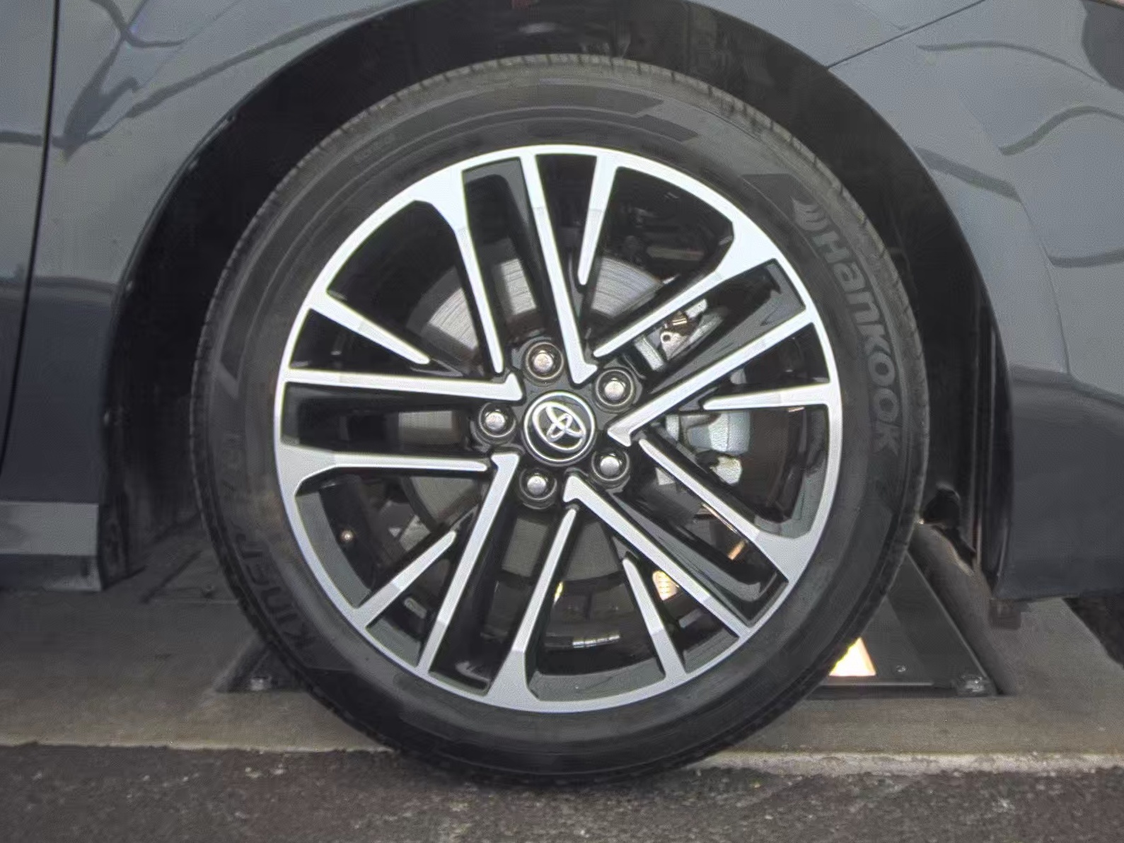 2025 Toyota Camry XSE FWD