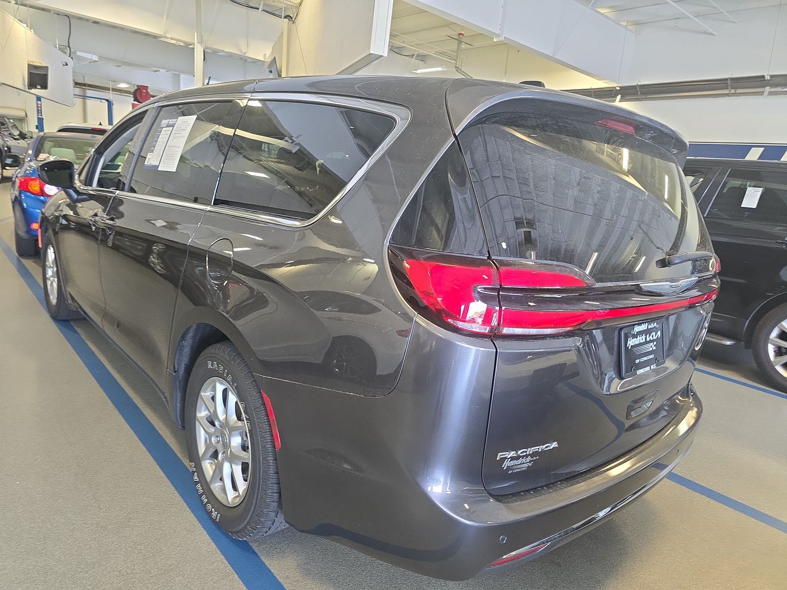 2023 Chrysler Pacifica Touring L FWD