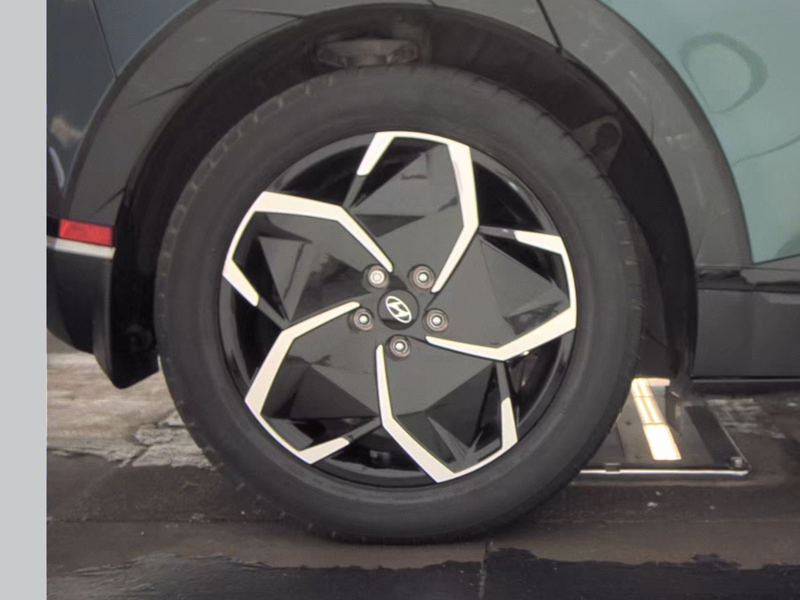 2023 Hyundai IONIQ 5 SEL RWD