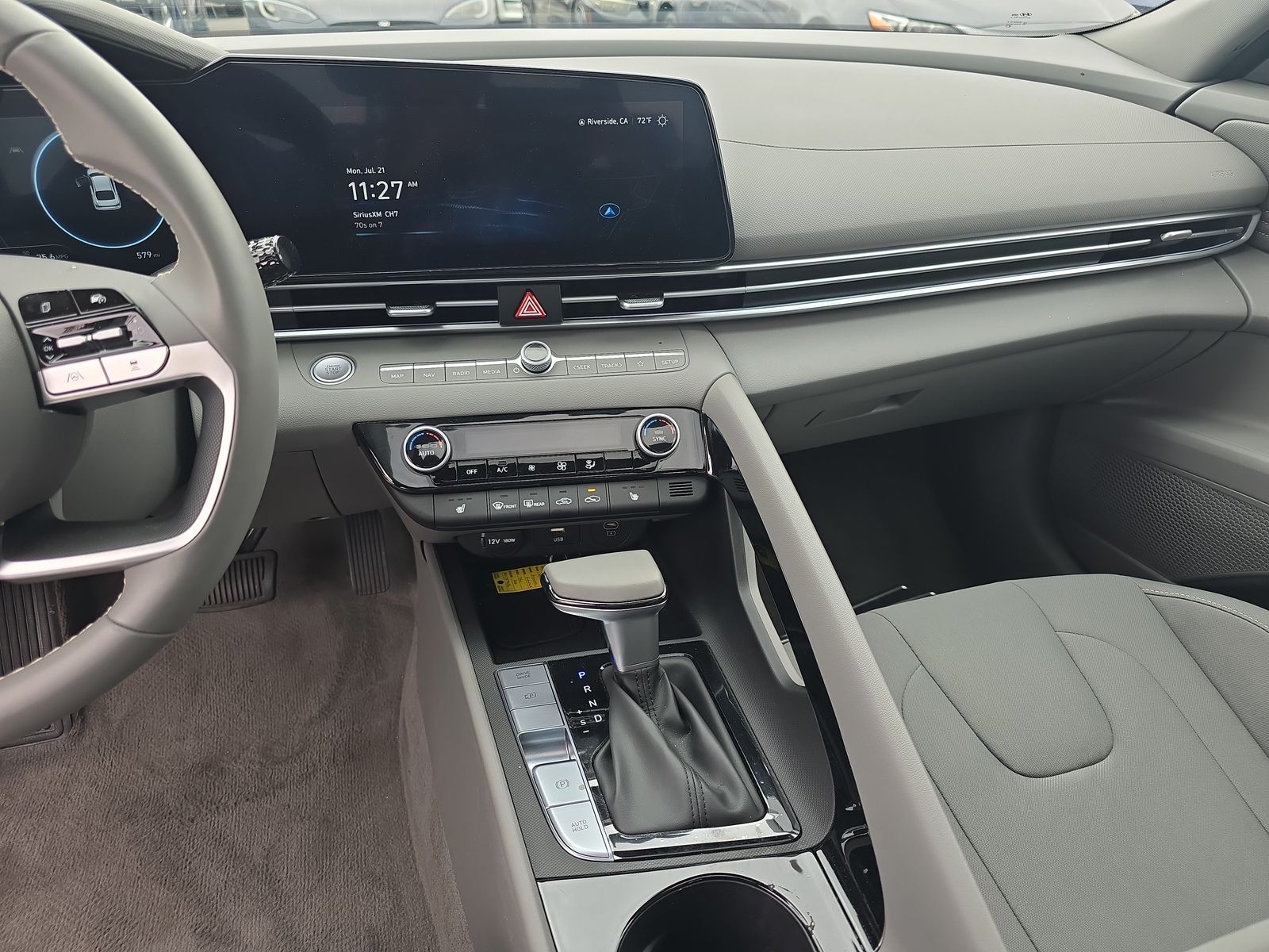 2024 Hyundai Elantra SEL FWD