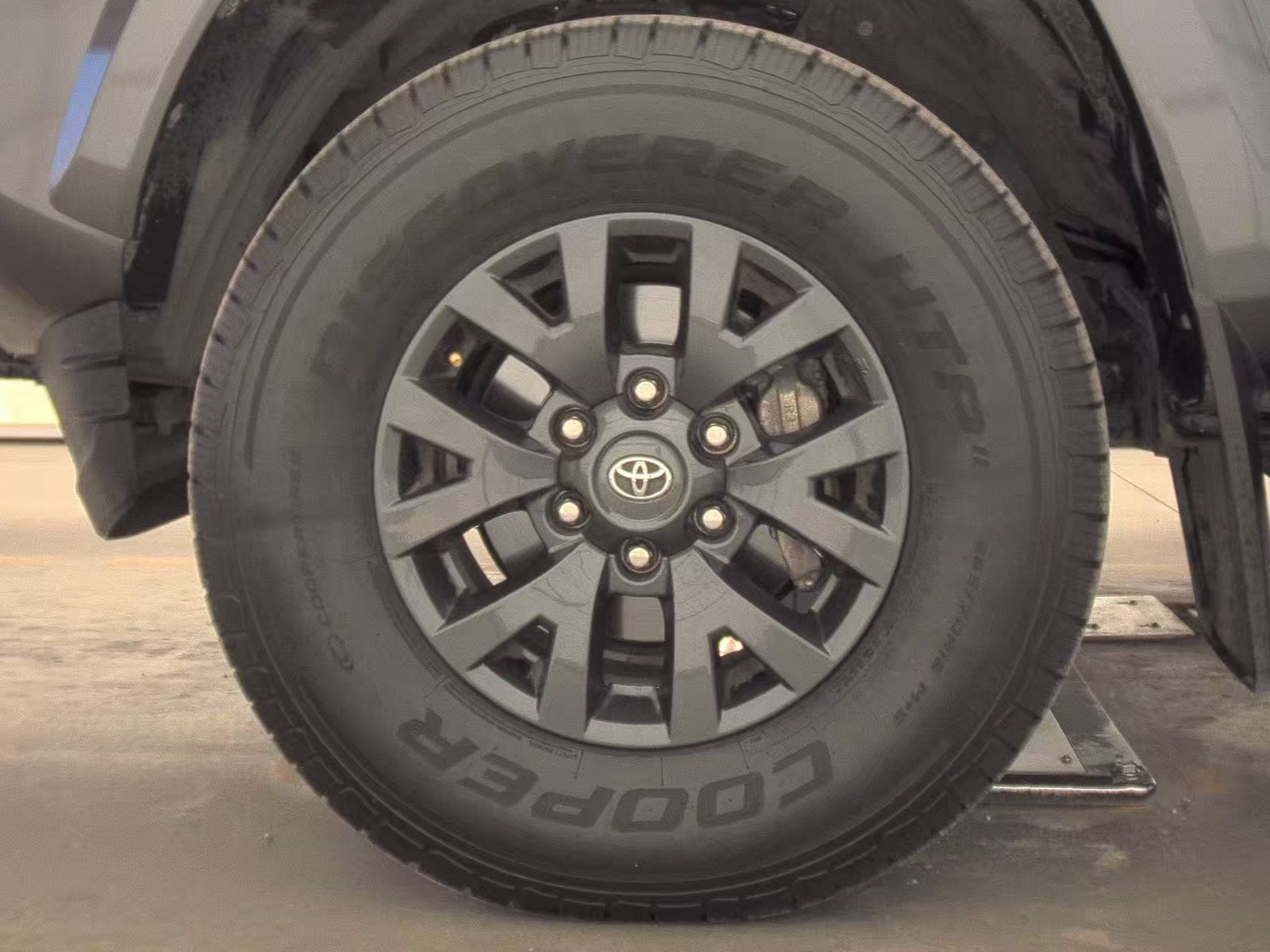 2022 Toyota Tacoma SR5 RWD