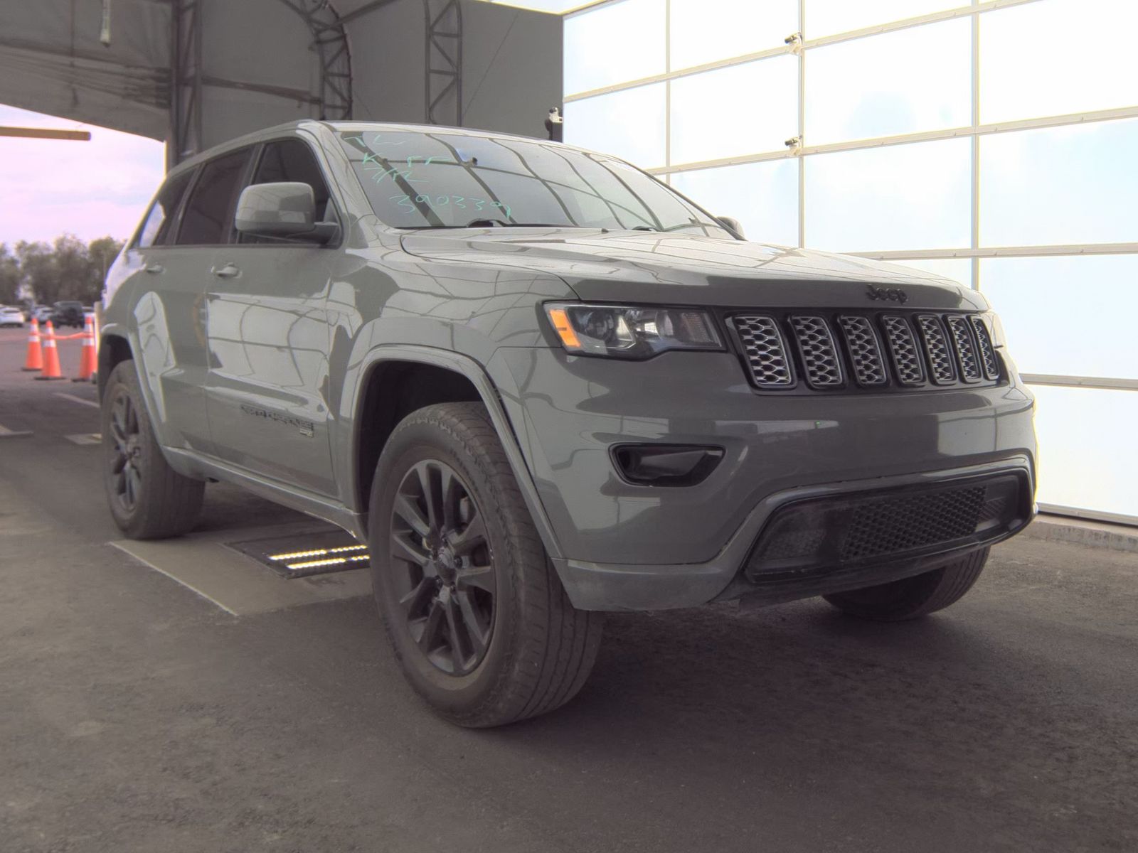 2020 Jeep Grand Cherokee Laredo Altitude Edition AWD