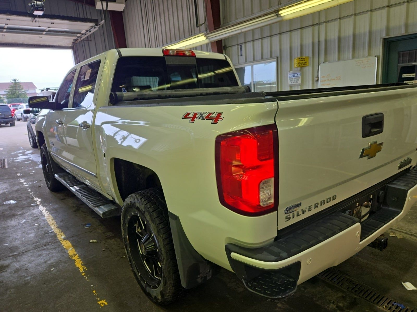 2017 Chevrolet Silverado 1500 High Country AWD