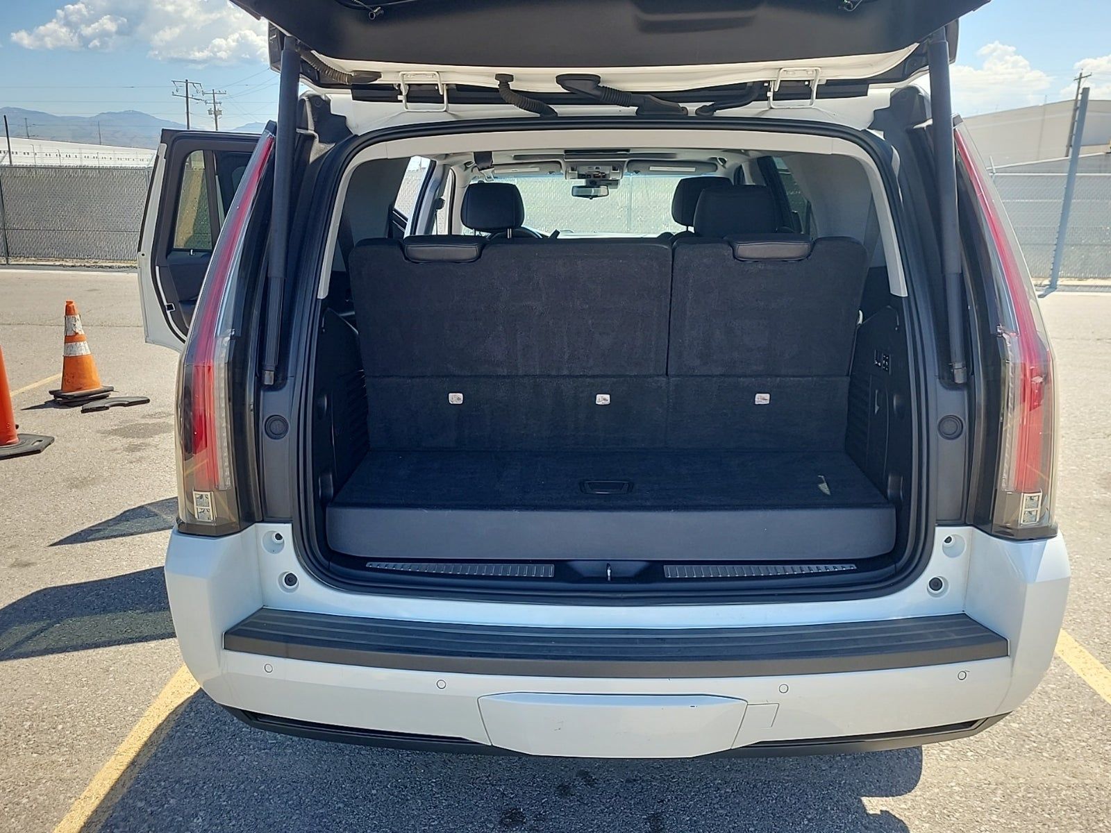 2020 Cadillac Escalade Premium Luxury AWD
