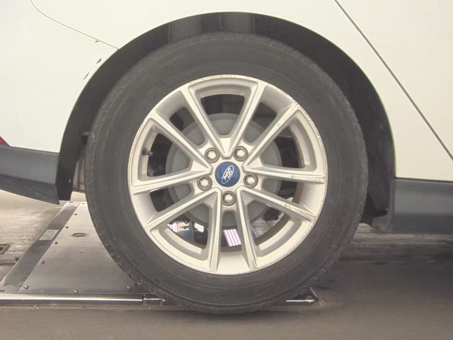 2016 Ford Focus SE FWD