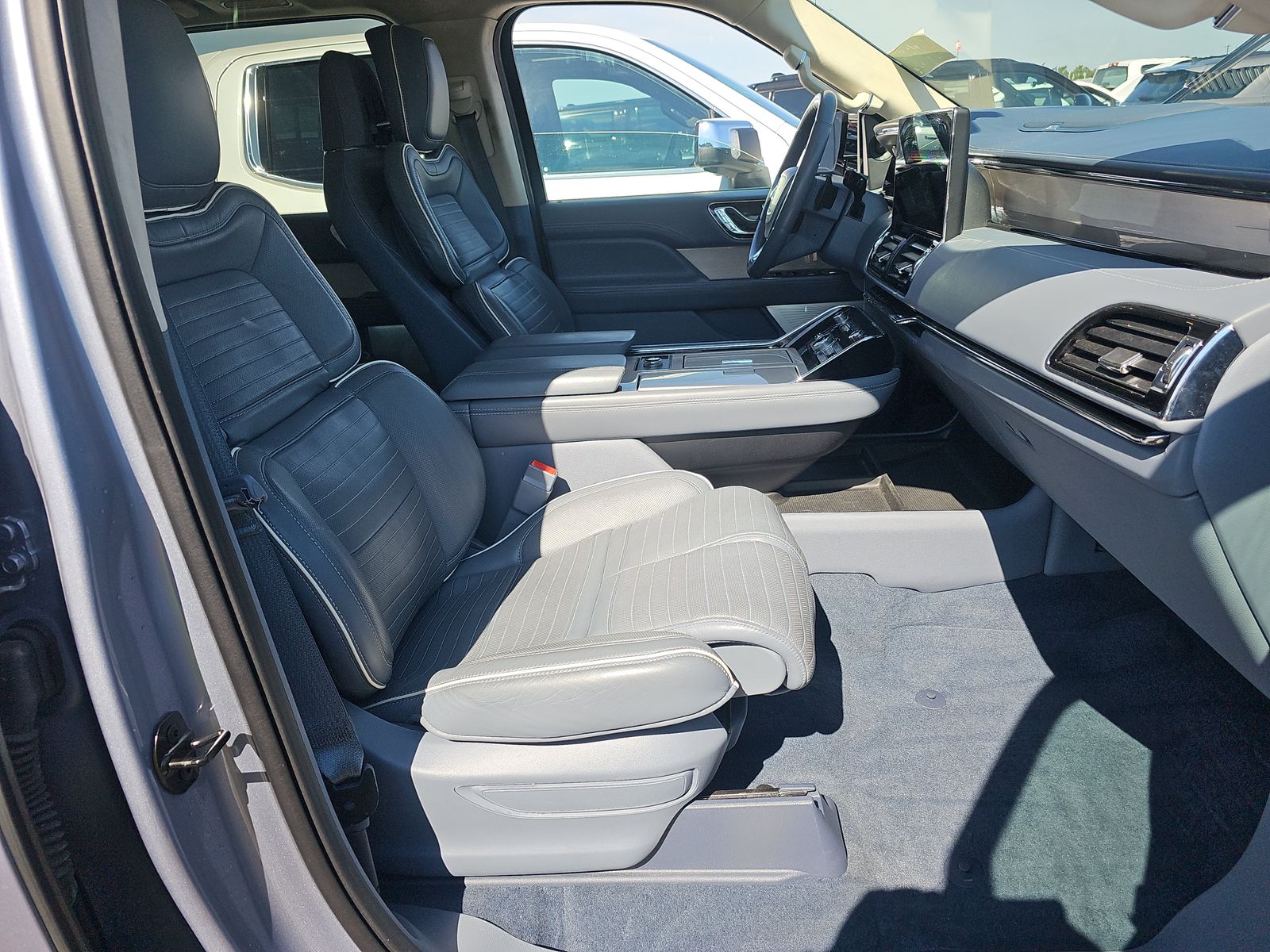 2022 Lincoln Navigator L Black Label AWD