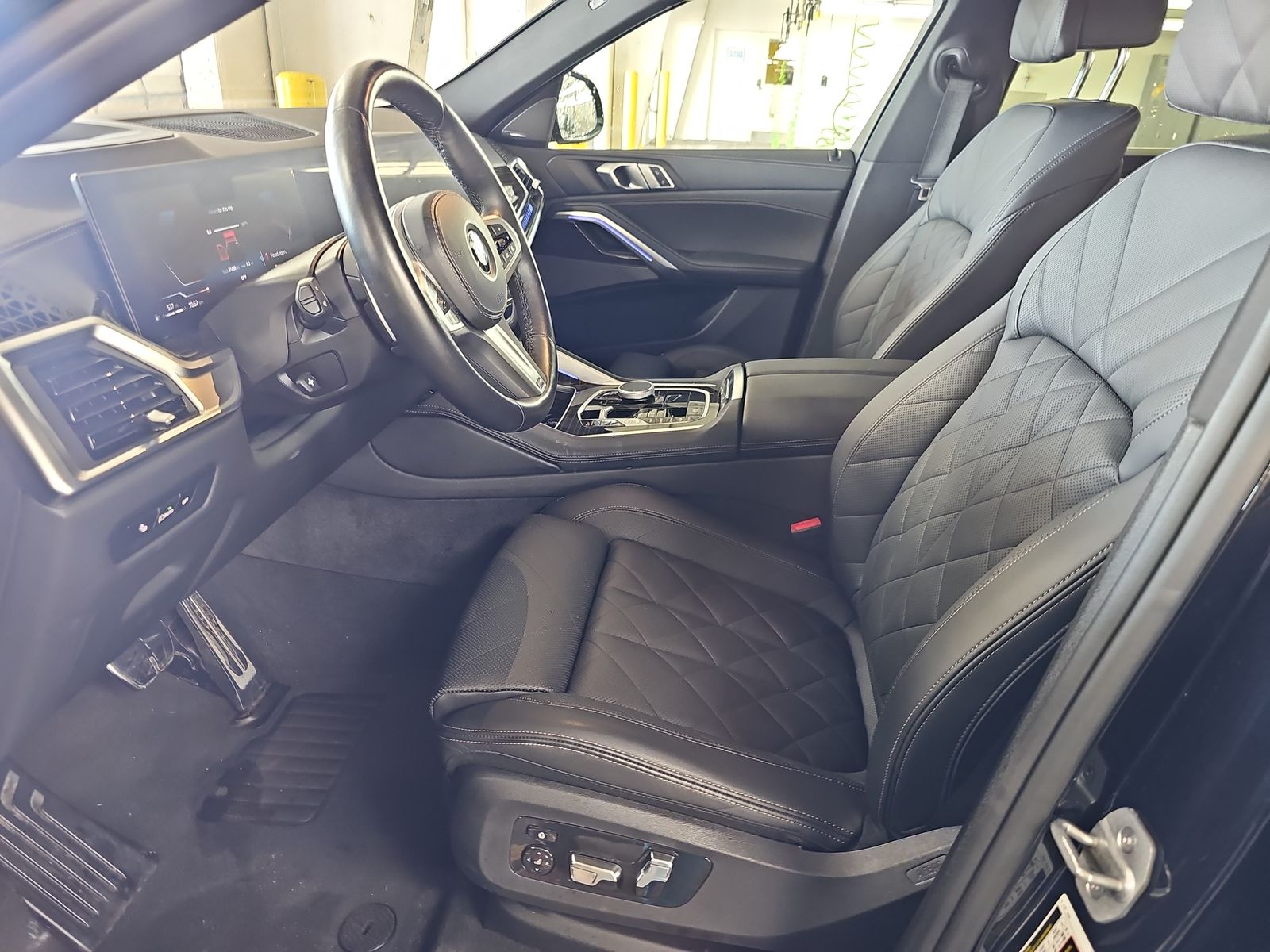 2025 BMW X6 xDrive40i AWD