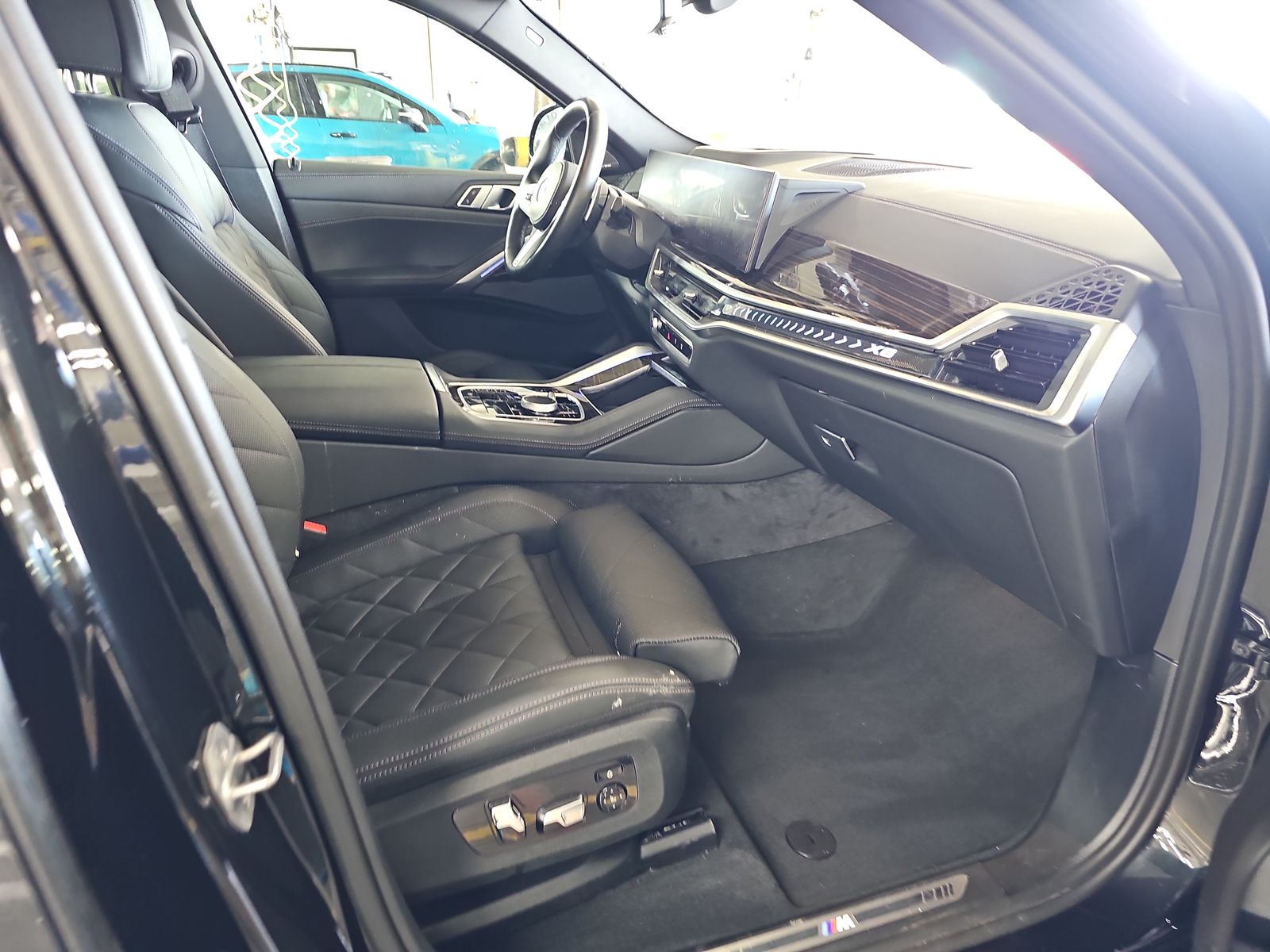 2025 BMW X6 xDrive40i AWD